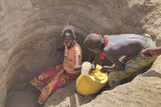Wasserloch in Nordkenia: Sauberes „Trinkwasser“ ist in Ostafrika knapp.