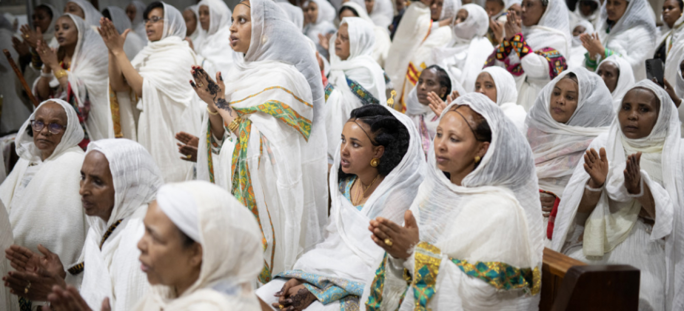 Aufgrund der massiven Verfolgung in Eritrea verlassen viele Menschen das Land. In Birmingham (Großbritannien) feiern hunderte eritreische Emigranten 2025 das Osterfest.