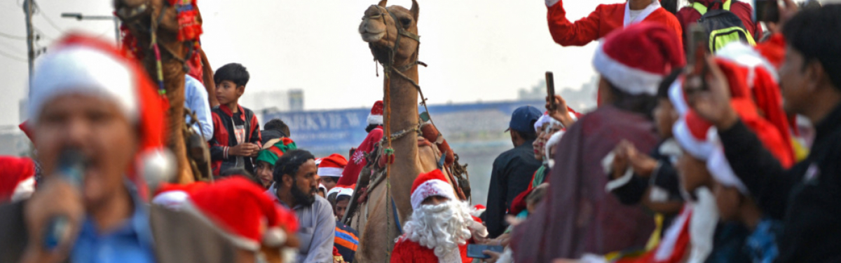 Karachi: Pakistanische Christen feiern mit einem Umzug fröhlich Weihnachten. Ein Gerichtsurteil gibt Grund zur Hoffnung für die religiöse Minderheit, doch auch Probleme bleiben.