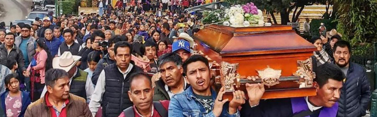 Die Trauer in der Bevölkerung ist überwältigend: Mit der Ermordung des Geistlichen Marcelo Pérez wurde vielen Menschen eine Symbolfigur für den Frieden genommen.