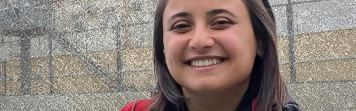 Die 27-jährige Journalistin Nargiz Absalamova wurde zu acht Jahren Haft verurteilt. Trotz einer schweren Erkrankung wird ihr medizinische Hilfe im Gefängnis verweigert.