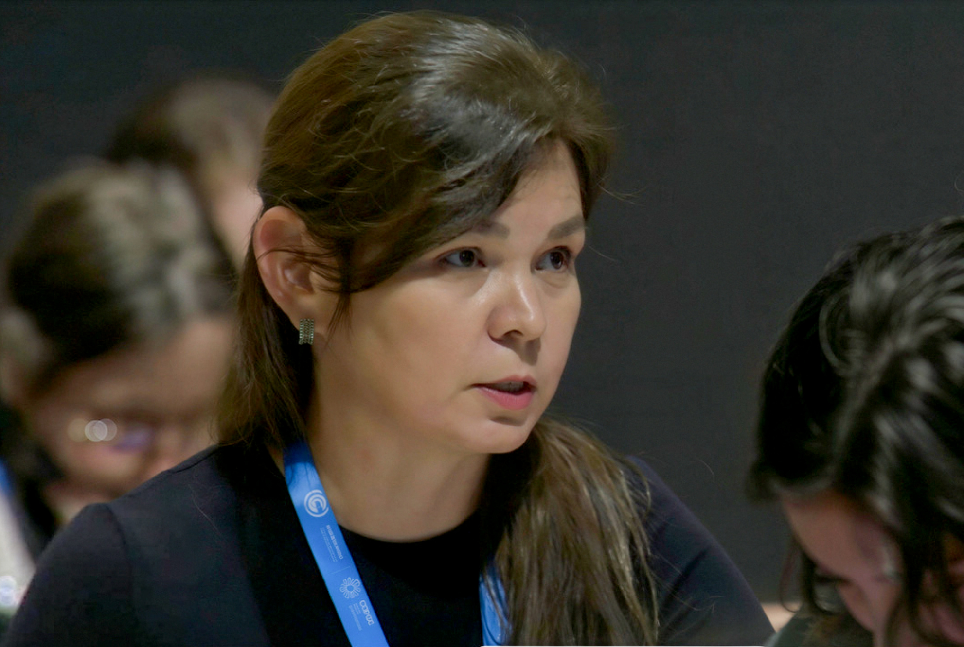 Die Minderheitenaktivistin Daria Egereva, hier auf der VN-Klimakonferenz in Baku 2024, wurde im Dezember 2025 wegen Terrorismusvorwürfen festgenommen.